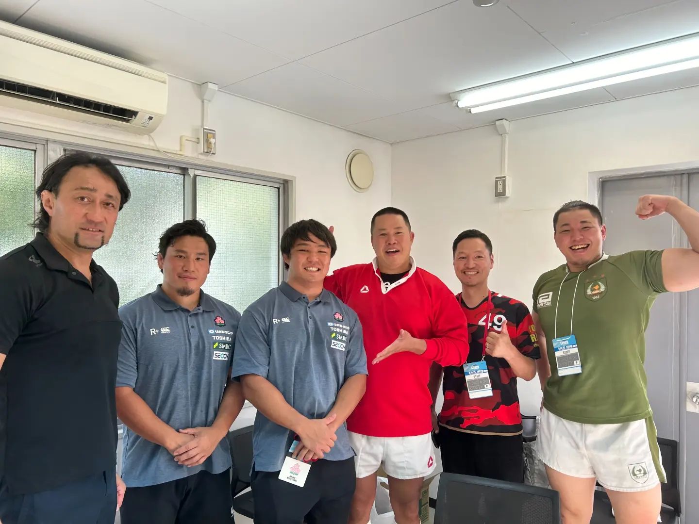 乾杯ステージ！！　　　　PNC2024 日本対サモア　　試合前はスーパードライステージでスペシャルトークショー　　日本代表の堀越康介選手。山本凱選手。大野均さん。ラグビー芸人のしんやさん。ミートマックスさん。　　そして五郎丸歩さん。　　　　皆様にめちゃめちゃ盛り上げて頂きました！！　　そして30℃の中で飲むスーパードライはサイコ〜でした　　次は花園でファイナルです！！　　　　#スーパードライ #アサヒビール #ラグビー #日本代表 #サモア #乾杯 #ナレーター #MC #バリトンボイス #ナレーション #Nスタナレーター #低音ボイス #Nスタ #tbs #声のプロフェショナル #古田優児 #DJ古田 #言霊 #コトダマ #kotodama #フリーアナウンサー #スポーツDJ #イケボ #古田